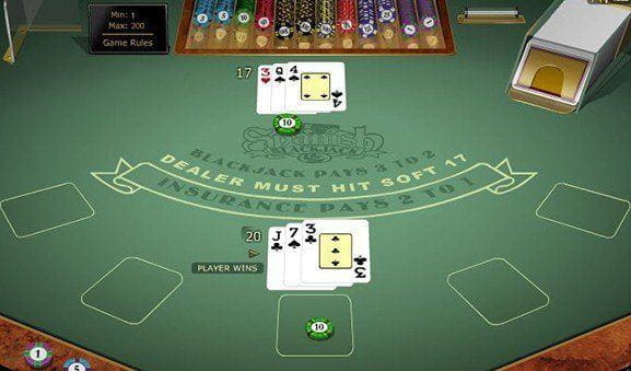 Zu sehen ist ein Blackjacktisch an dem Spanish 21 gespielt wird. Der Spieler gwinnt mit 20 Punkten.
