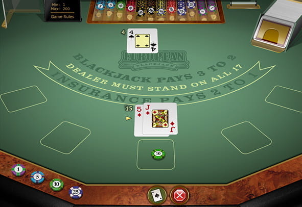 Der Spieltisch von Microgamings European Blackjack Gold. Der Spieler hat einen Kartenwert von Fünfzehn und die Bank einen Wert von vier.