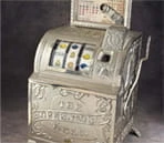 Der erste Automat mit Fruchtsymbolen für die Kaugummi-Gewinne