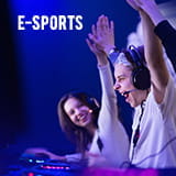 Ein jubelndes Team aus dem eSports.