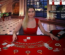 Ein Spieler am Live Blackjack Tisch von NetEnt entscheided sich zu einem Split