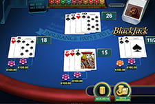 Das Tischspiel Multihand Blackjack im RubyVegas Casino.