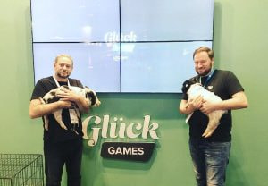 Die Glücksschweine am Stand von Glück Games