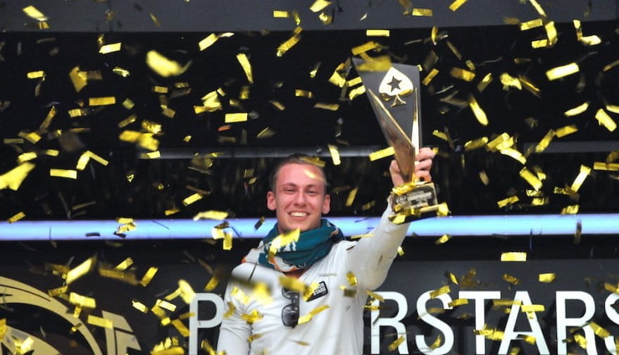 Sebastian Sörensson mit Trophäe