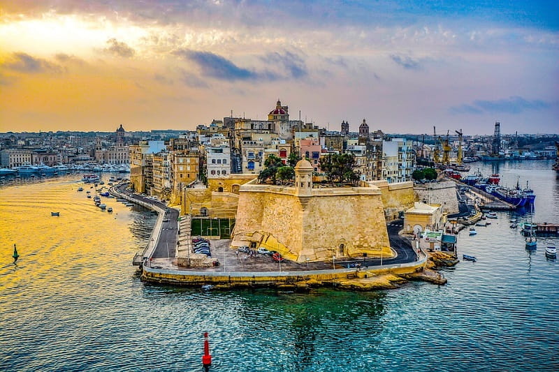 Ein Foto zeigt den Hafen der Mittelmeerinsel Malta