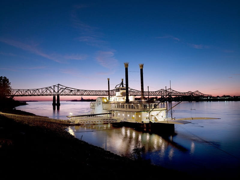 Ein Casinoraddampfer auf dem Mississippi River