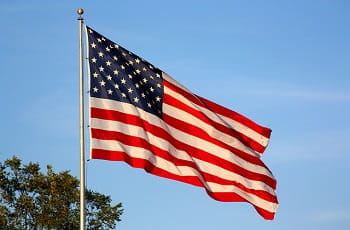 Eine US-Flagge im Wind
