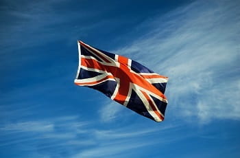 Eine britische Flagge im Wind.