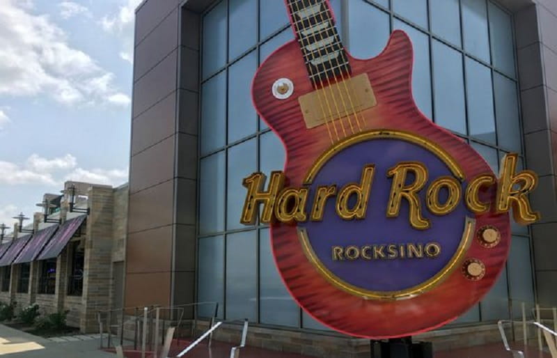 Das alte Eingangsprotal des Hard Rock Rocksinos Northfield Park.