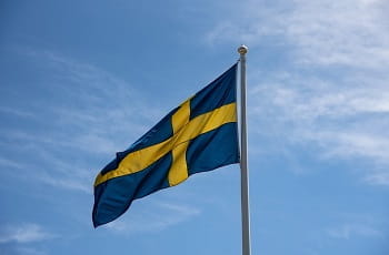 Eine Schwedenflagge im Wind.