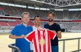 Die Beach Royals Düsseldorf präsentieren ihren neuen Trikotsponsor Gauselmann.