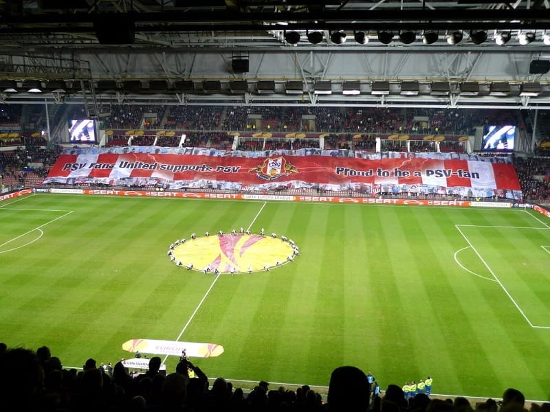 Das Spielfeld des PSV Eindhoven (Philips Stadion).