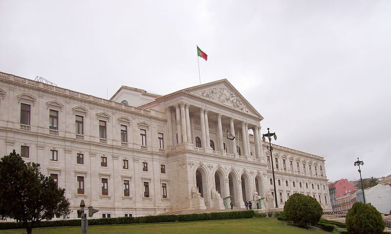  Ein Blick auf das portugiesische Parlament. 