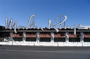 Das legendäre Eingangsschild des Moulin Rouge Casinos in Las Vegas.