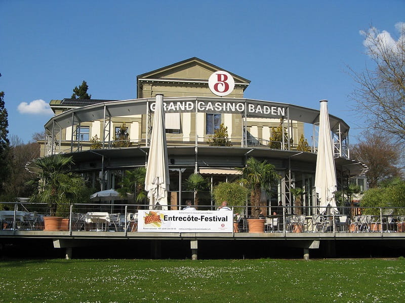 Das Grand Casino Baden bei Tag.