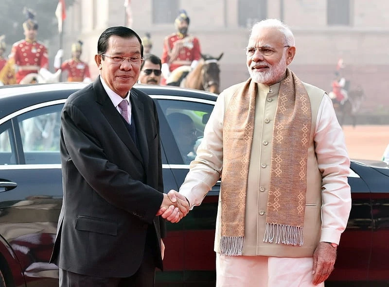 Kambodschas Ministerpräsident Hun Sen und der indische Politiker Narendra Modi. 