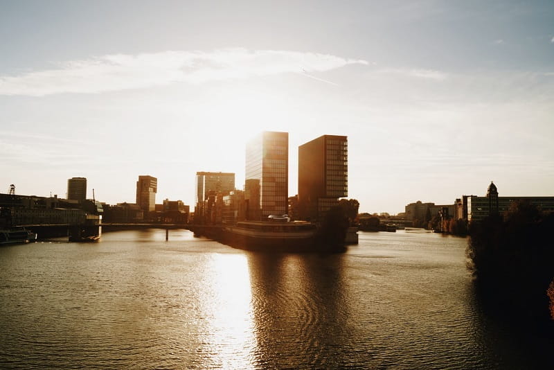 Ein Blick auf den Düsseldorfer Hafen.