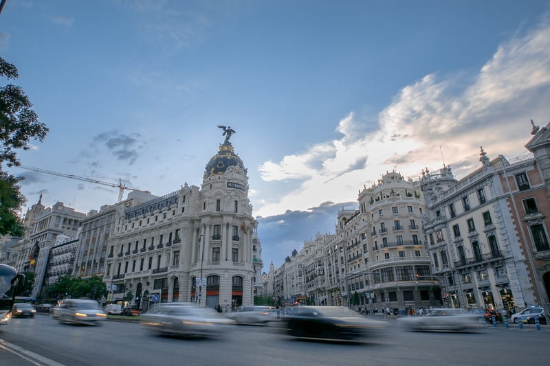 Der Straßenverkehr von Madrid.