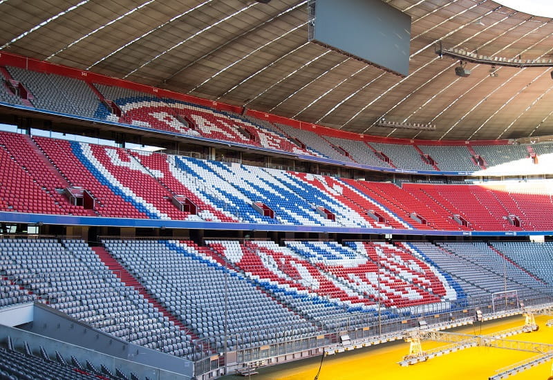 Leere Ränge im Stadion des FC Bayern.