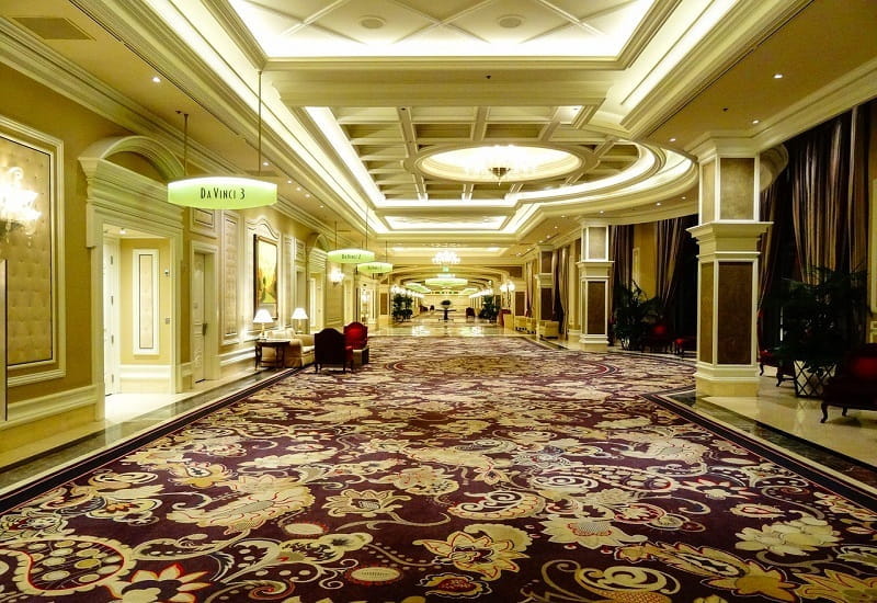 Der leere Flur eines Luxusresorts in Las Vegas.