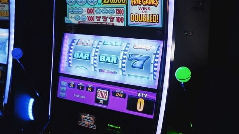 Spielautomat (einarmiger Bandit).