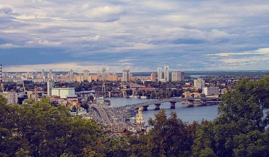Panoramablick auf die Stadt Kiew.