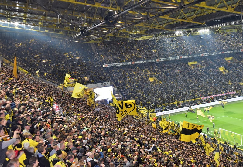 Das Stadion von Borussia Dortmund während eines Spiels.