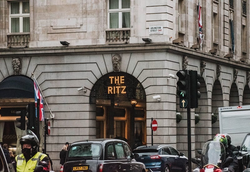 Das legendäre Ritz Hotel in London, Großbritannien.