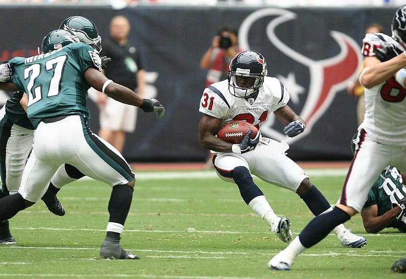 Ein Runningback der NFL während eines Spiels.