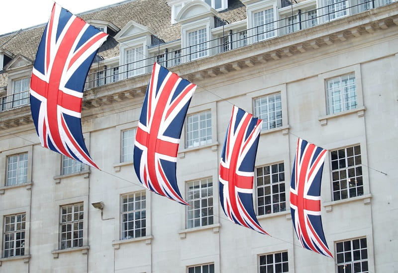Britische Flaggen im Londoner Regierungsviertel.