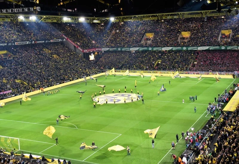 Der Dortmunder Signal Iduna Park kurz vor einem Spiel.