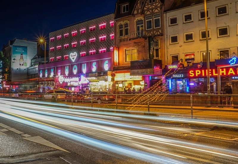 Spielhallen und Sexshops am Hamburger Kiez.