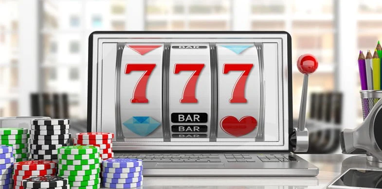 Online Spielautomat mit 777