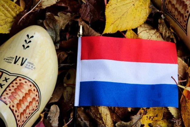 Flagge der Niederlande als Symbol für die neu vergebenen Lizenzen.