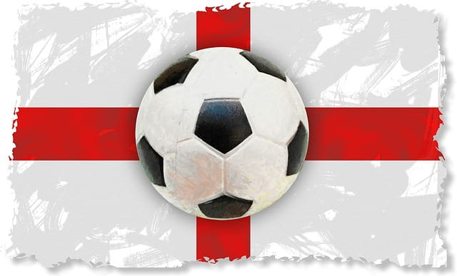 Die englische Flagge kombiniert mit einem Fußball.