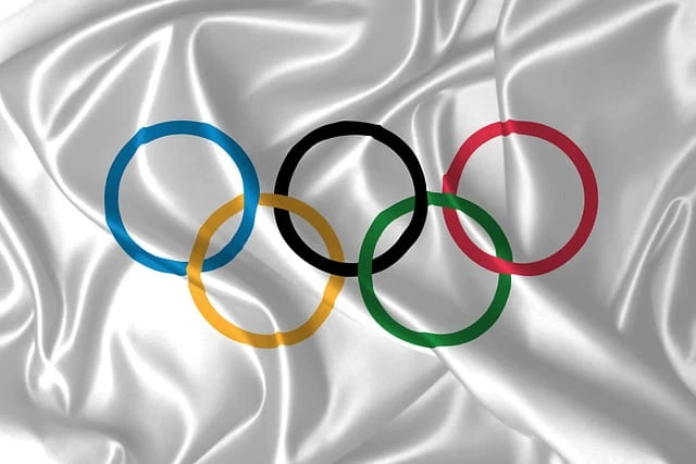 Die Flagge der Olympischen Spiele.