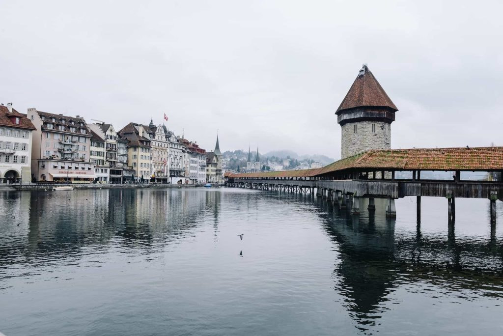 Skyline von Luzern mit der Kapellbrücke