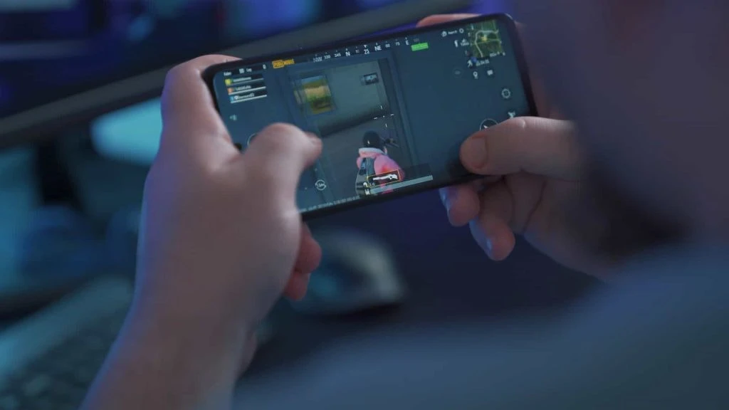 Ein Smartphone, auf dem ein Mobile Game gespielt wird