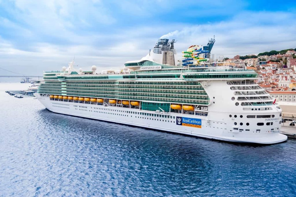 Ein Kreuzfahrtschiffe der Royal Caribbean Flotte