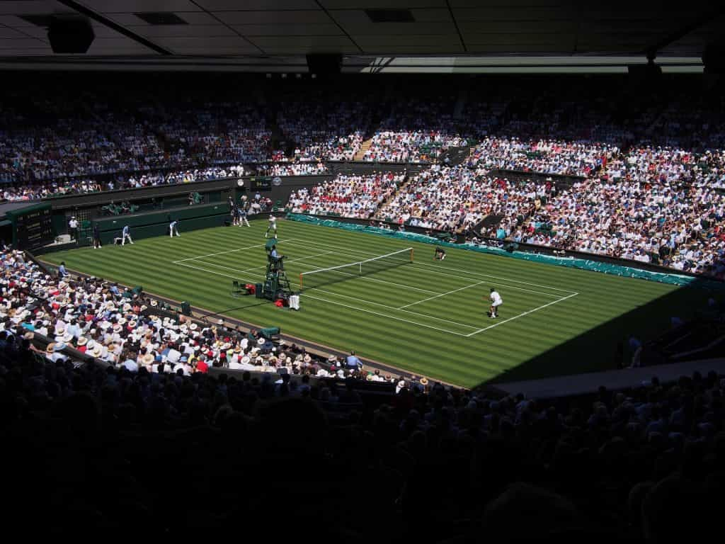 Aufnahme aus dem Innenraum des Stadions während eines Wimbledon-Matches