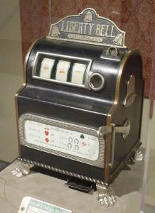 Foto des historischen Spielautomaten Liberty Bell