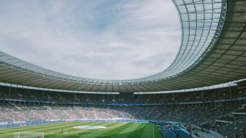 Sportwetten-Anbieter im deutschen Fußball: Hertha BSC und VfB Stuttgart schließen Trikot-Werbeverträge mit Buchmachern ab!