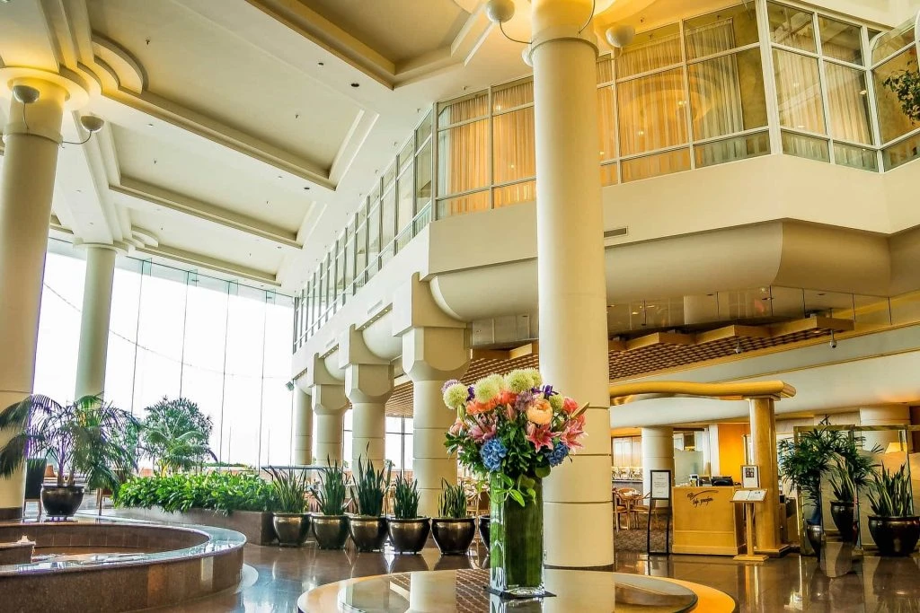 Aufnahme einer luxuriösen Hotel-Lobby