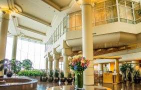 Aufnahme einer luxuriösen Hotel-Lobby