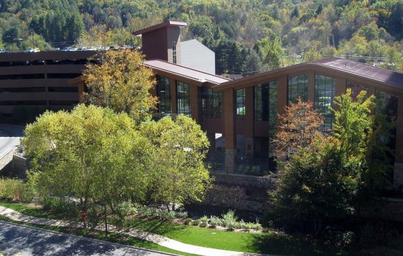 Schild des Harrah’s Cherokee Casino Resort.