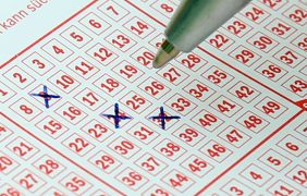 Aufnahme eines ausgefüllten Spielscheins von Lotto 6aus49.