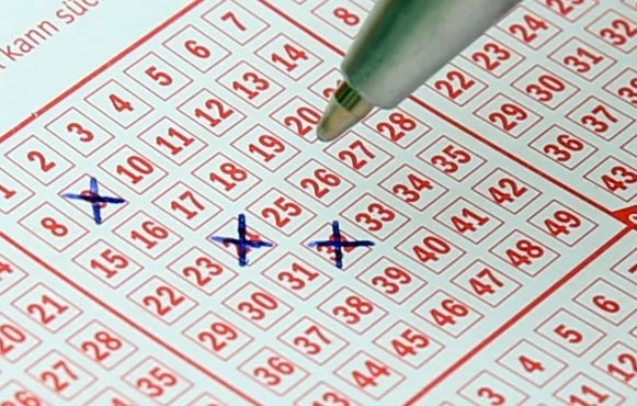 Aufnahme eines ausgefüllten Spielscheins von Lotto 6aus49.