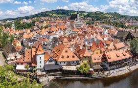 Blick auf eine Stadt in Tschechien.
