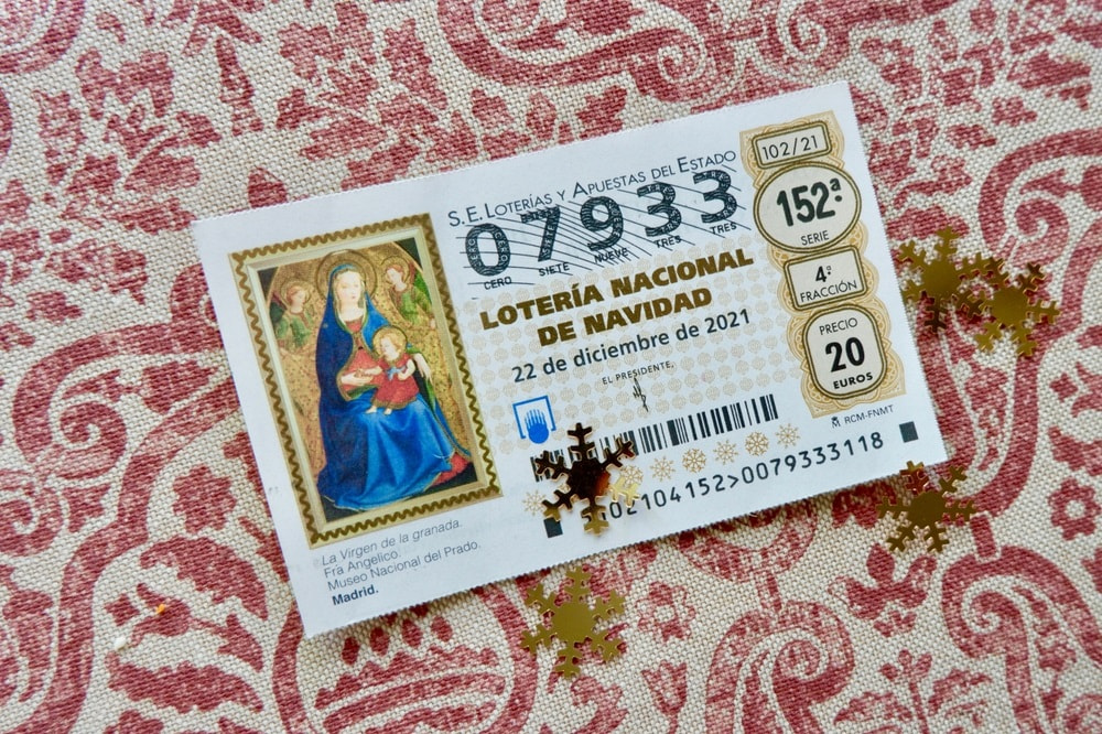 Aufnahme eines Lottoscheins der spanischen Weihnachtslotterie El Gordo.
