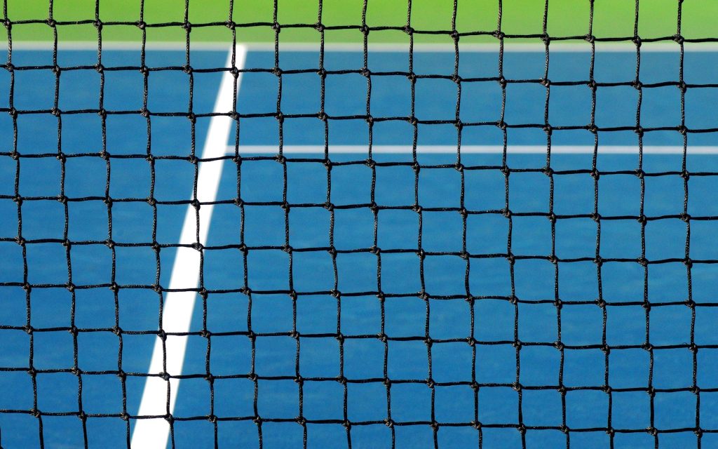 Nahaufnahme eines Tennisnetzes